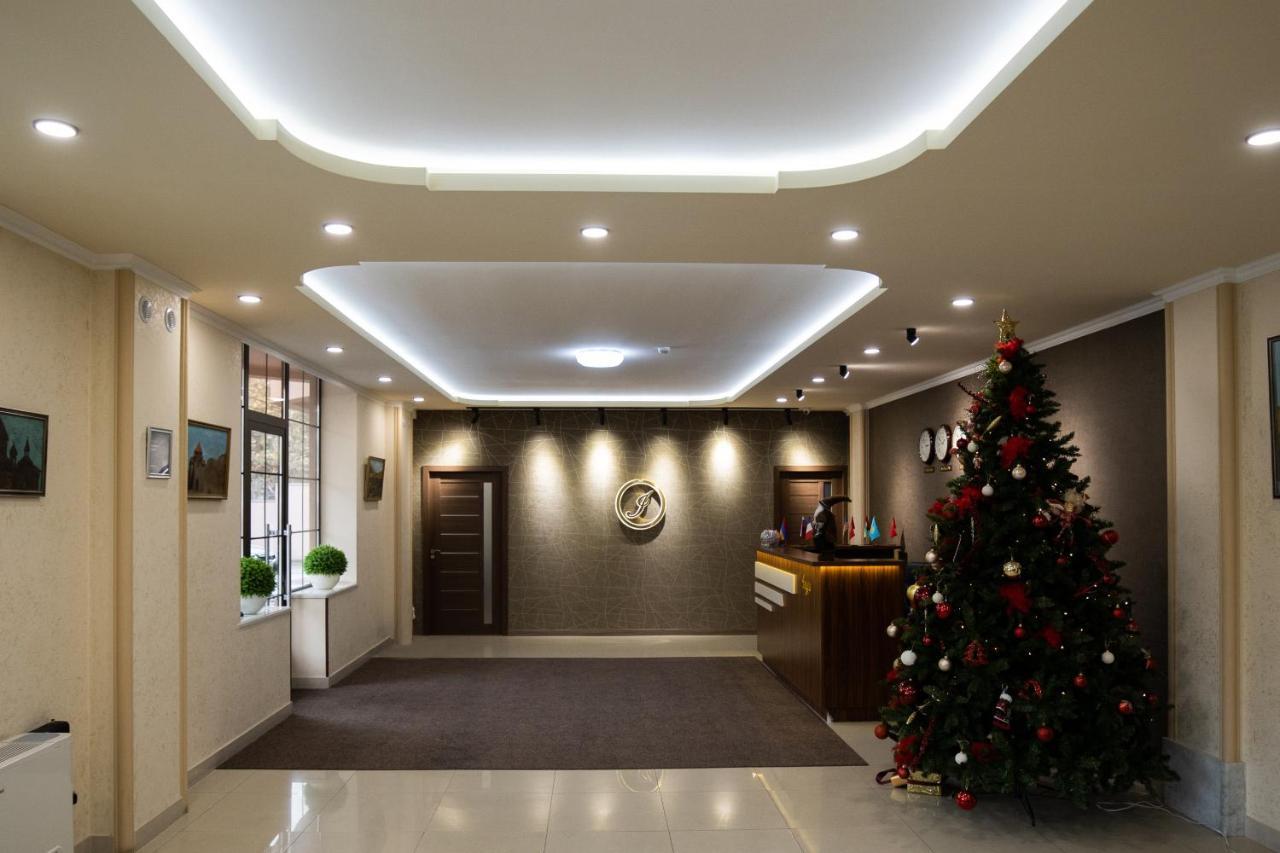 Inga Hotel Jerevan Buitenkant foto