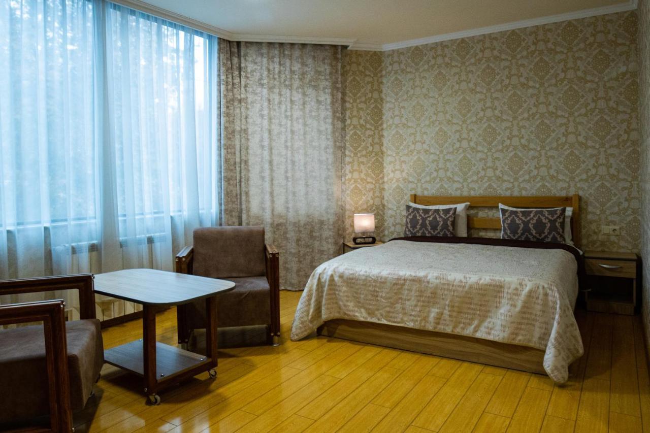 Inga Hotel Jerevan Buitenkant foto