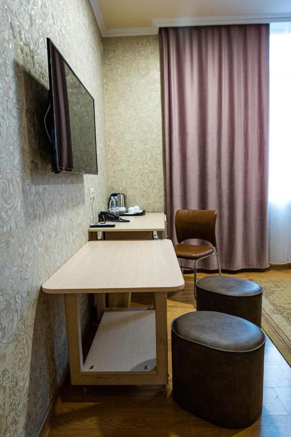 Inga Hotel Jerevan Buitenkant foto