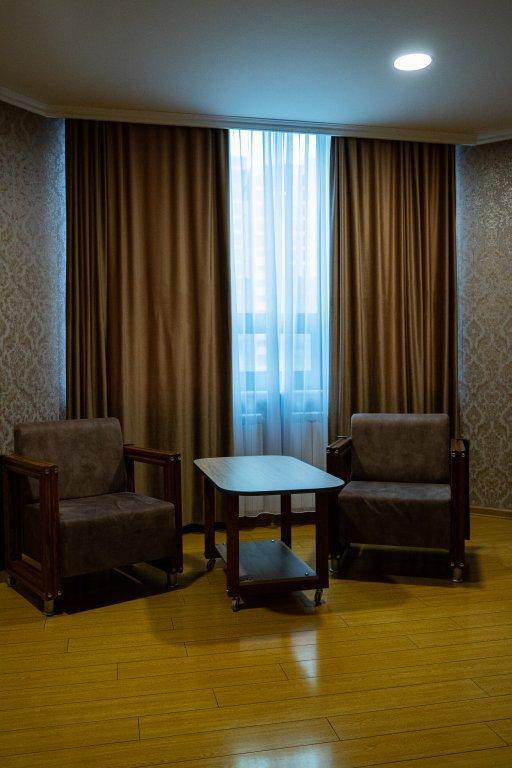 Inga Hotel Jerevan Buitenkant foto