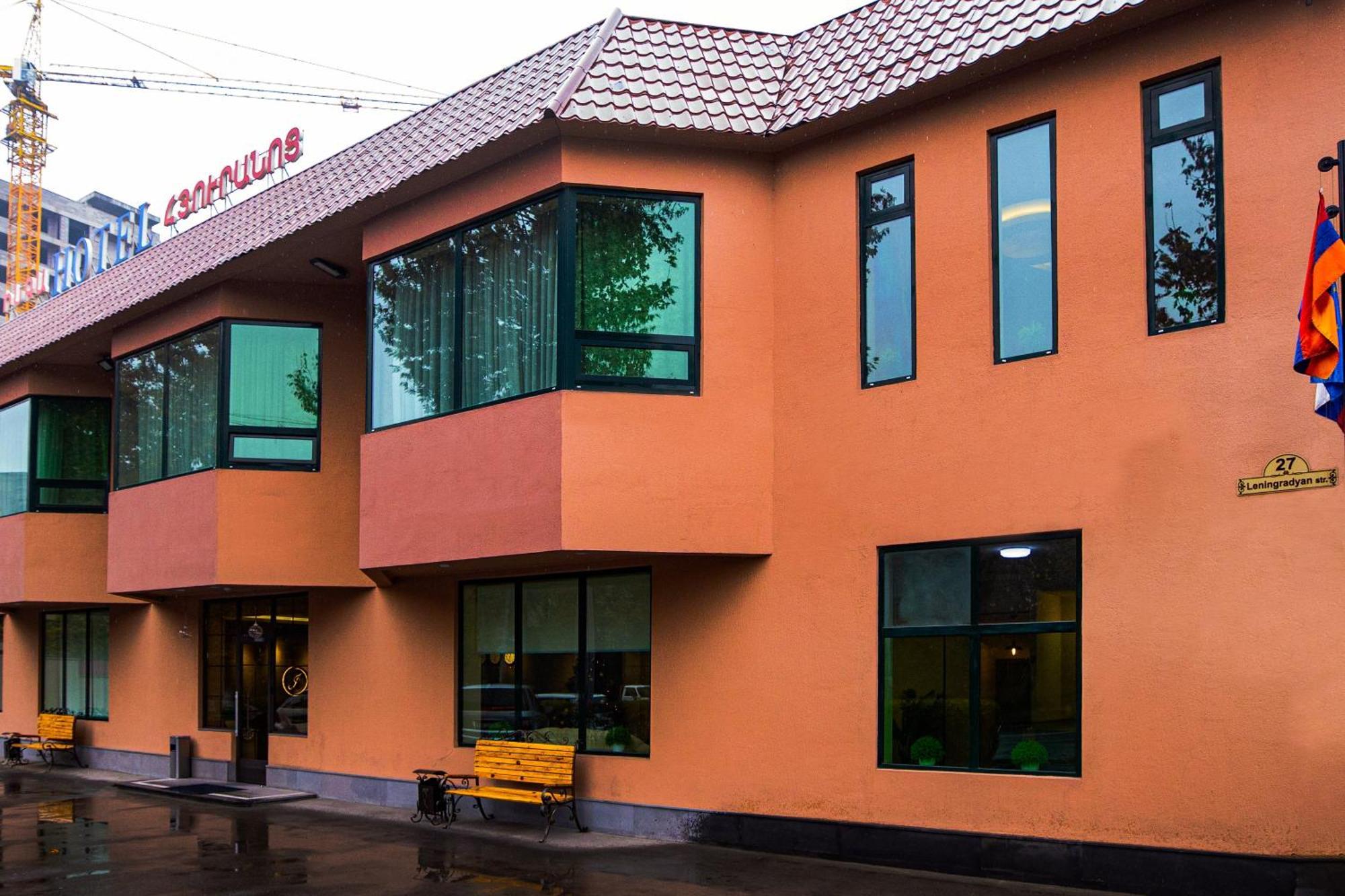 Inga Hotel Jerevan Buitenkant foto